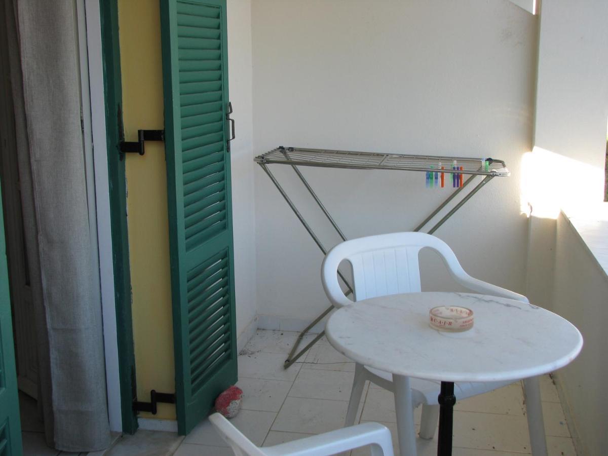 Dolphin Apt & Studios -Next To The Beach ロダ エクステリア 写真