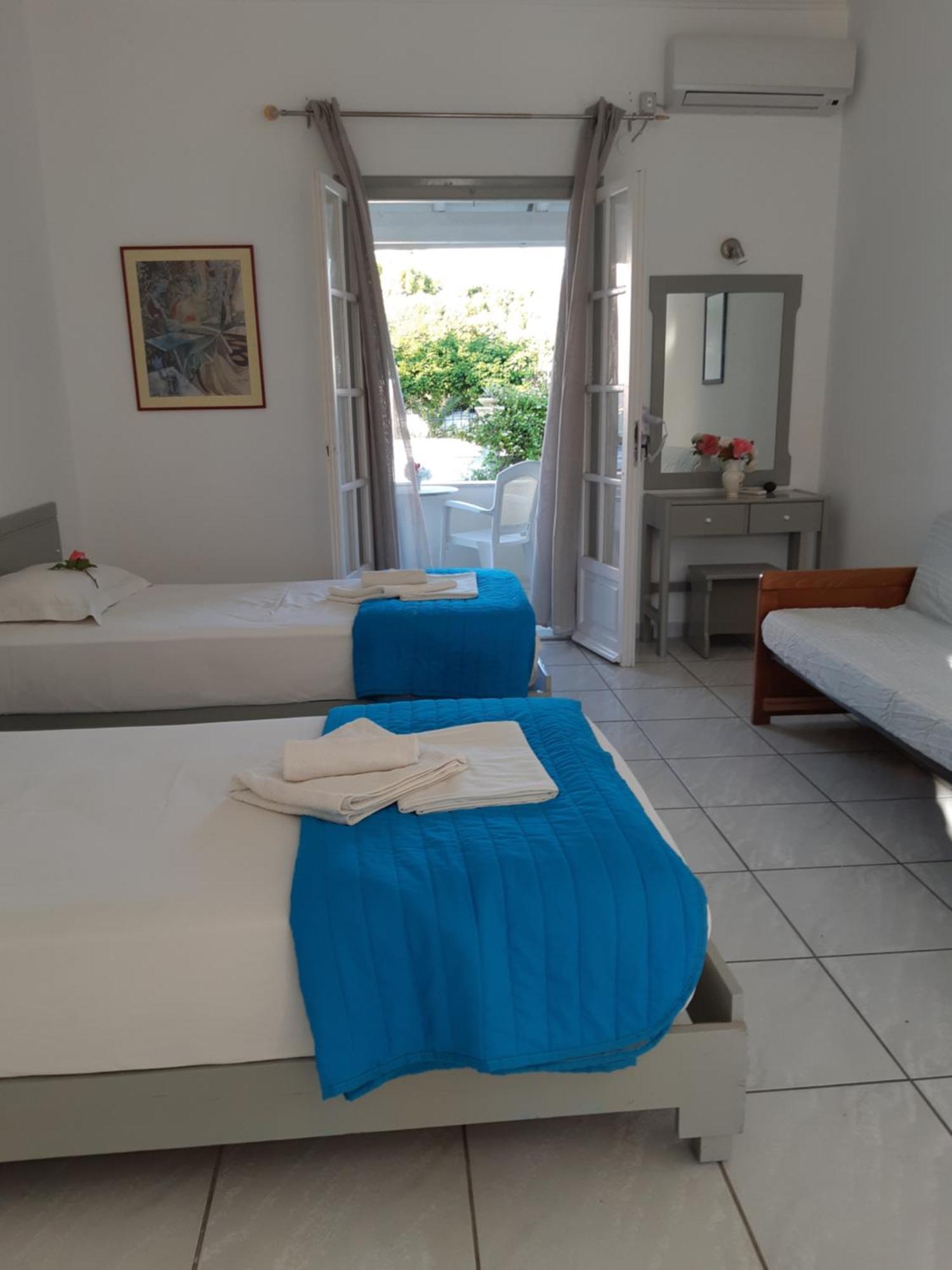 Dolphin Apt & Studios -Next To The Beach ロダ エクステリア 写真